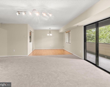 7 Windblown Court - Photo Thumbnail 15
