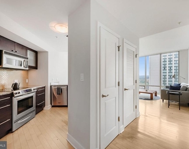 675 President Street - Photo Thumbnail 2