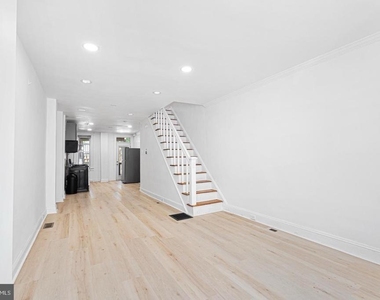 642 E Clement Street - Photo Thumbnail 1