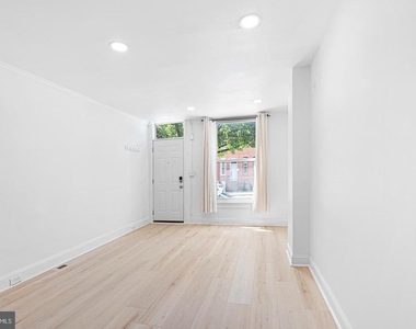 642 E Clement Street - Photo Thumbnail 2