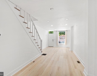 642 E Clement Street - Photo Thumbnail 3