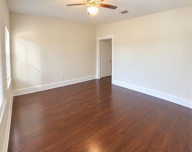 2902 West Ave - Photo Thumbnail 2