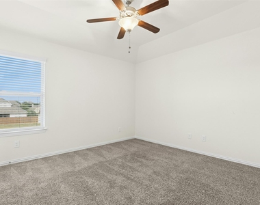 3132 Honey Peach Way - Photo Thumbnail 13