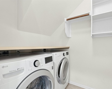 3132 Honey Peach Way - Photo Thumbnail 18