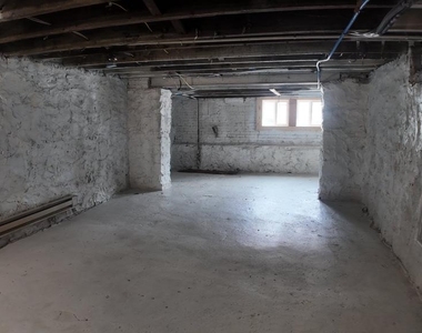 2749 W Fairmount Avenue - Photo Thumbnail 12