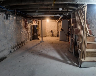 2749 W Fairmount Avenue - Photo Thumbnail 11
