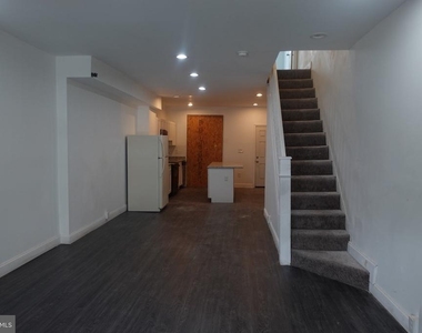 2749 W Fairmount Avenue - Photo Thumbnail 3