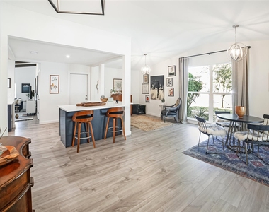 1415 Mearns Meadow Blvd - Photo Thumbnail 6