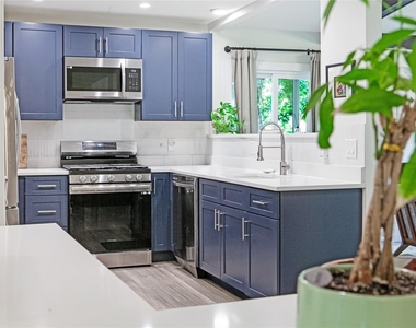 1415 Mearns Meadow Blvd - Photo Thumbnail 7
