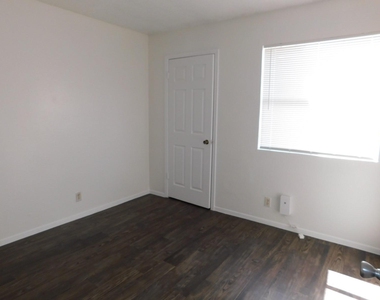 2301 Cedrick Cv - Photo Thumbnail 6