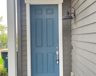 1015 Vista View Dr - Photo Thumbnail 2