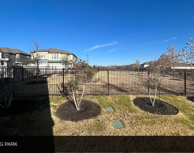 1015 Vista View Dr - Photo Thumbnail 13