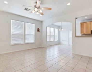 712 Franklin Blvd - Photo Thumbnail 12
