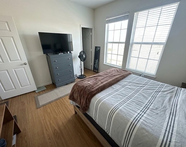712 Franklin Blvd - Photo Thumbnail 6