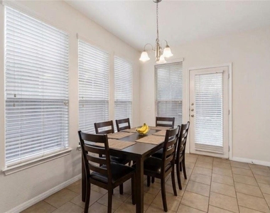 712 Franklin Blvd - Photo Thumbnail 13