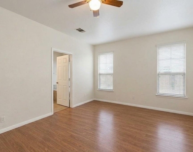 712 Franklin Blvd - Photo Thumbnail 1