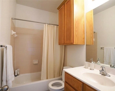 712 Franklin Blvd - Photo Thumbnail 7