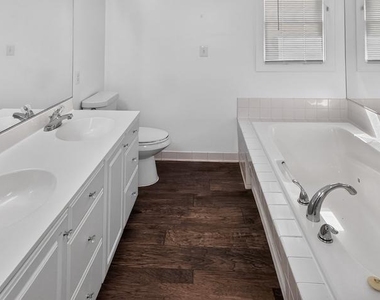 8504 Mayaone Street - Photo Thumbnail 28