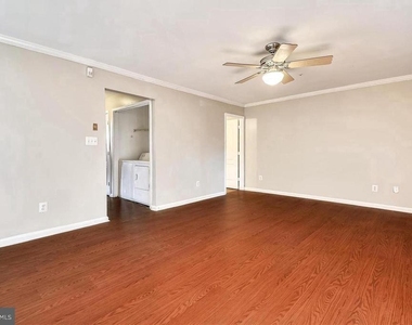 1727 Wood Carriage Way - Photo Thumbnail 2