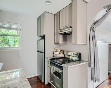612 Blanco St - Photo Thumbnail 5