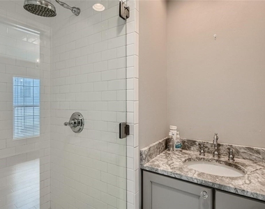 612 Blanco St - Photo Thumbnail 7
