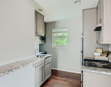 612 Blanco St - Photo Thumbnail 4