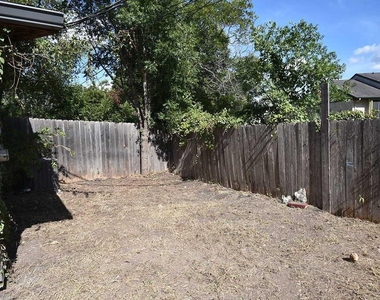 3319 Dolphin Dr - Photo Thumbnail 20