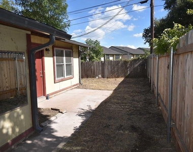 3319 Dolphin Dr - Photo Thumbnail 19