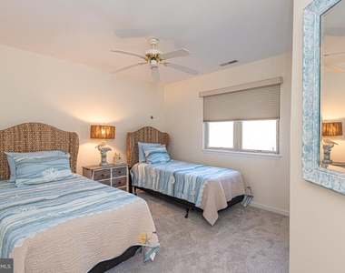 18565 Orton Circle - Photo Thumbnail 11