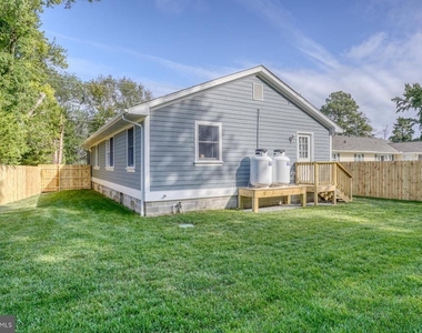 705 Country Club Road - Photo Thumbnail 15