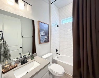 336 Darley Oak Dr - Photo Thumbnail 16