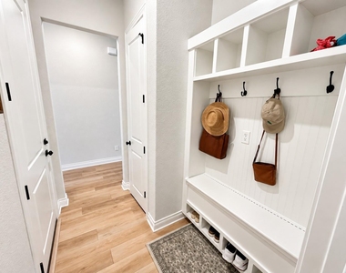 336 Darley Oak Dr - Photo Thumbnail 6