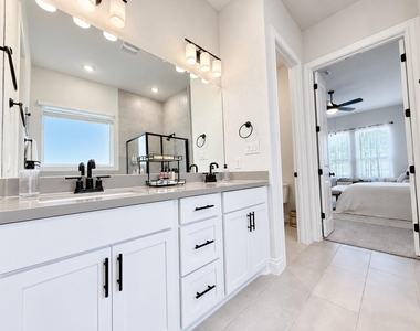 336 Darley Oak Dr - Photo Thumbnail 9