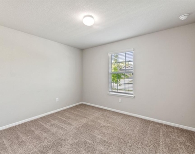 117 Freedom Park Ave - Photo Thumbnail 19