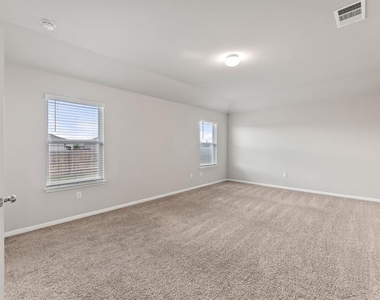 117 Freedom Park Ave - Photo Thumbnail 15