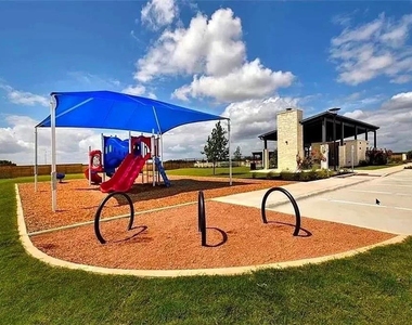 117 Freedom Park Ave - Photo Thumbnail 30