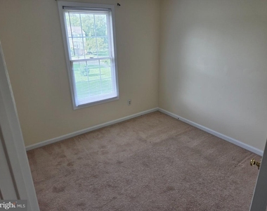 131 Attic Court - Photo Thumbnail 5
