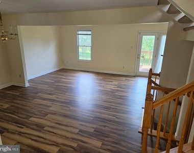 131 Attic Court - Photo Thumbnail 8