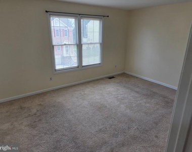 131 Attic Court - Photo Thumbnail 3