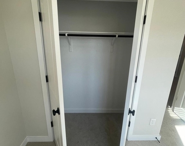 2500 Forest Creek Dr - Photo Thumbnail 33