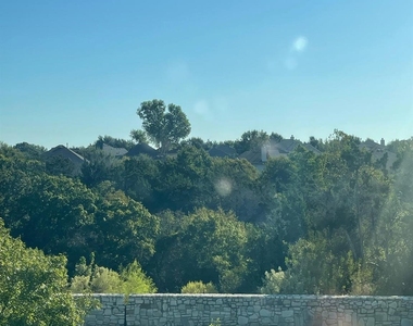 2500 Forest Creek Dr - Photo Thumbnail 31