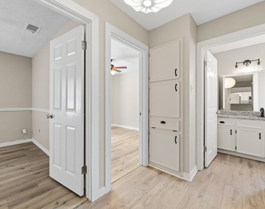 2401 Lasso Dr - Photo Thumbnail 19