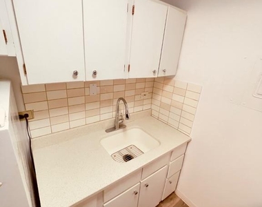 2201 L Street Nw - Photo Thumbnail 10