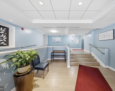 1330 New Hampshire Avenue Nw - Photo Thumbnail 3