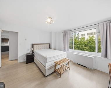 1330 New Hampshire Avenue Nw - Photo Thumbnail 14