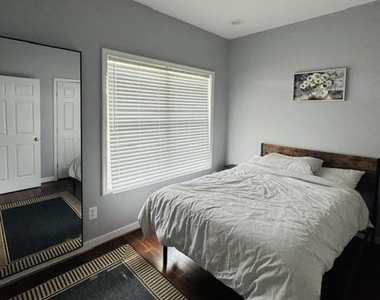37 T Street Ne - Photo Thumbnail 6