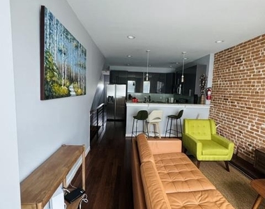 37 T Street Ne - Photo Thumbnail 2