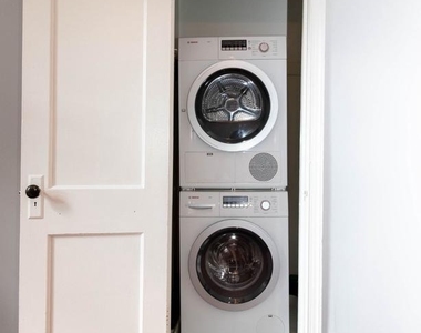 3935 9th Street Ne - Photo Thumbnail 3