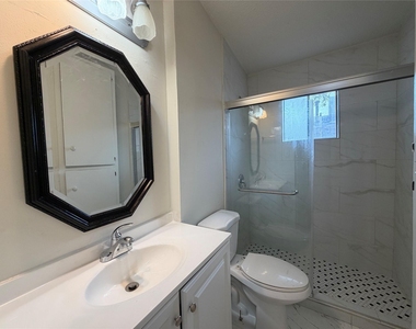 1100 N Meadows Dr - Photo Thumbnail 3