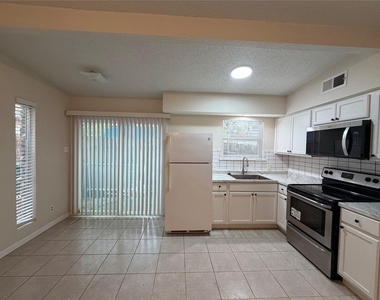 1100 N Meadows Dr - Photo Thumbnail 1